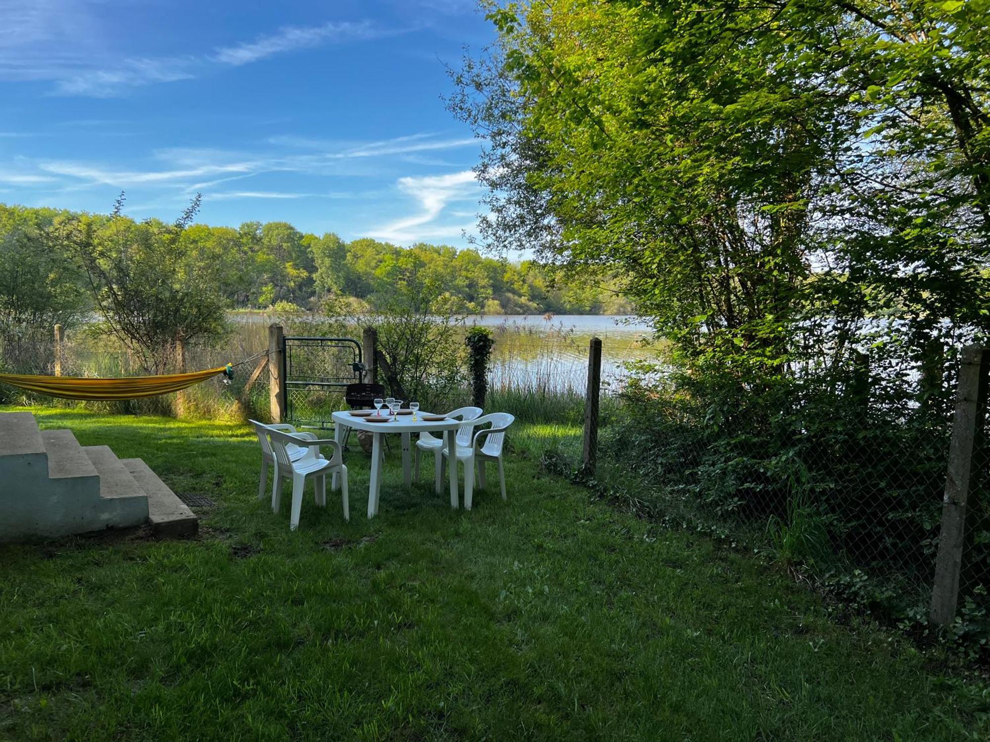 Chalet Au Bord De L'Etang 4 Pers Les Boulmiers Ngoại thất bức ảnh
